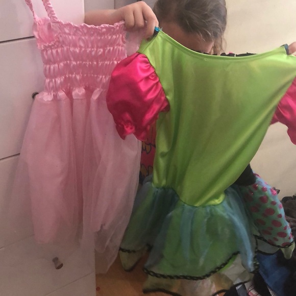 Girls costumes - Picture 2 of 2